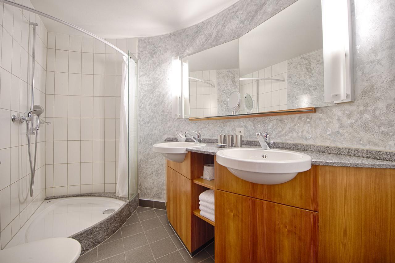 Dreibettzimmer mit Balkon
