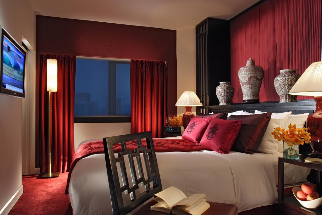 Signature Suite