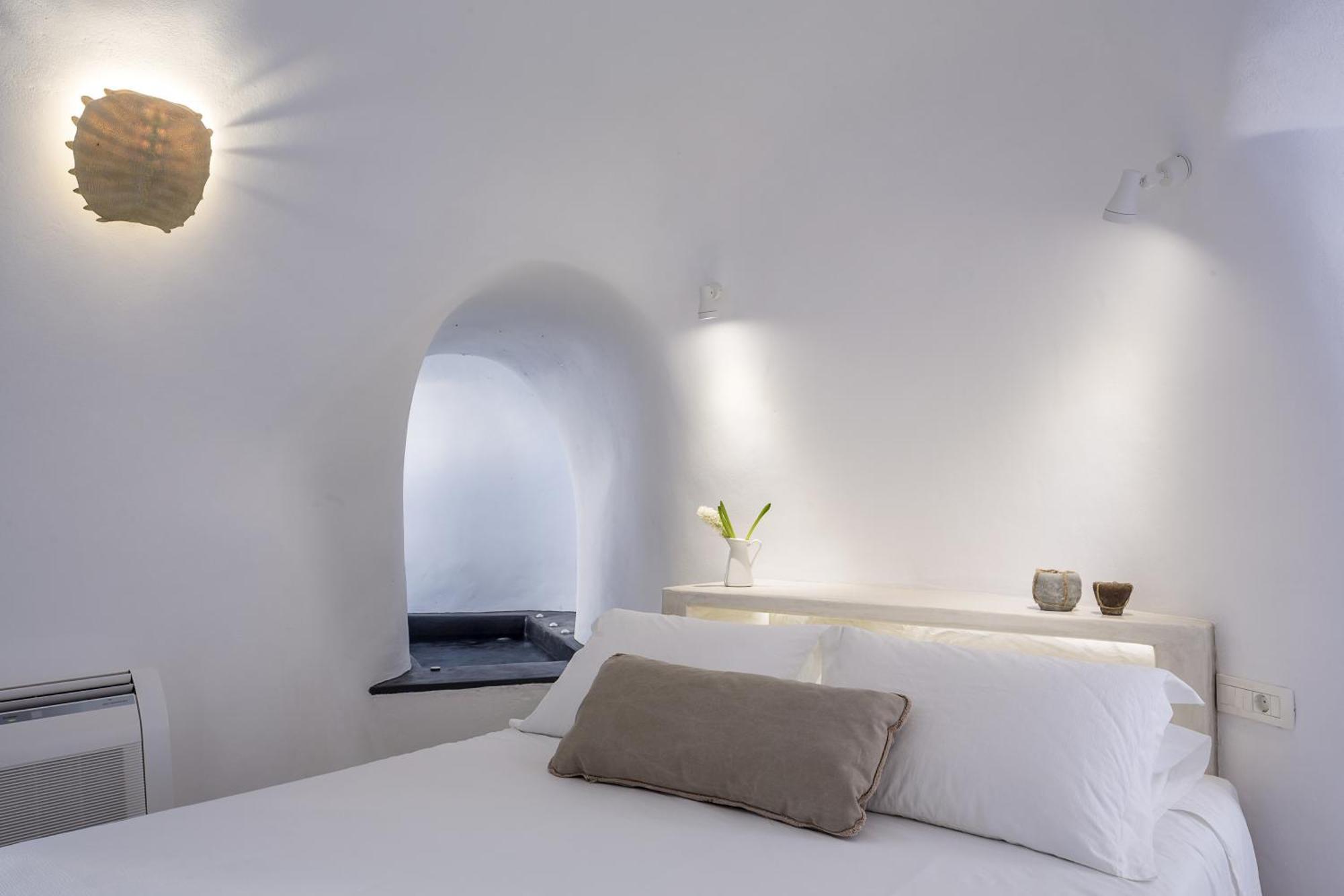 Villa Aqua Dream mit Mini-Höhlen-Innenpool und eingeschränktem Blick