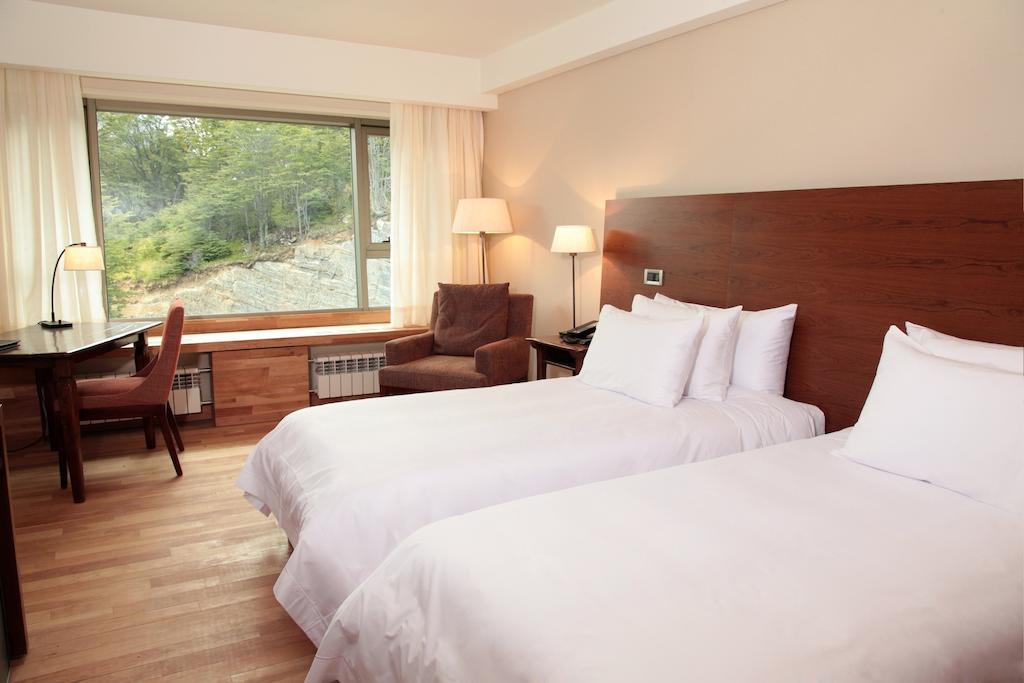 Dreibettzimmer mit Bergblick