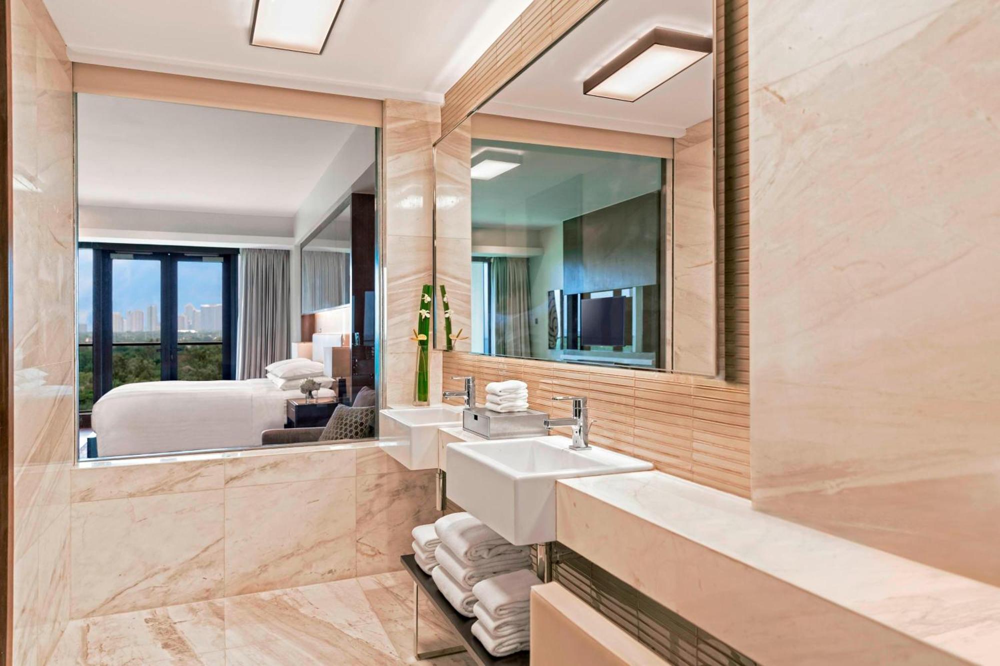 Executive Deluxe Suite mit Kingsize-Bett und Zugang zur Lounge
