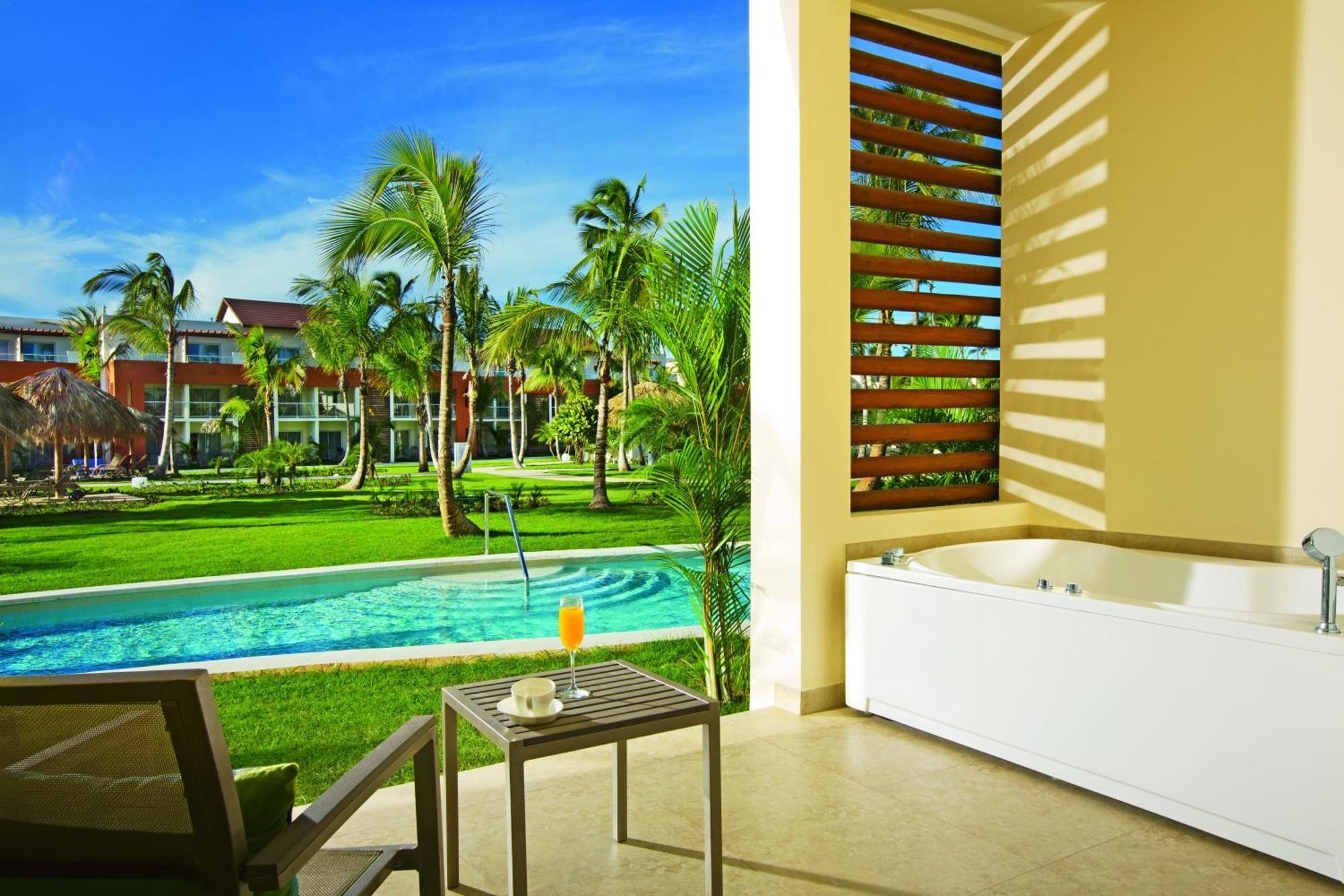 Allure Junior Suite Swim Up King