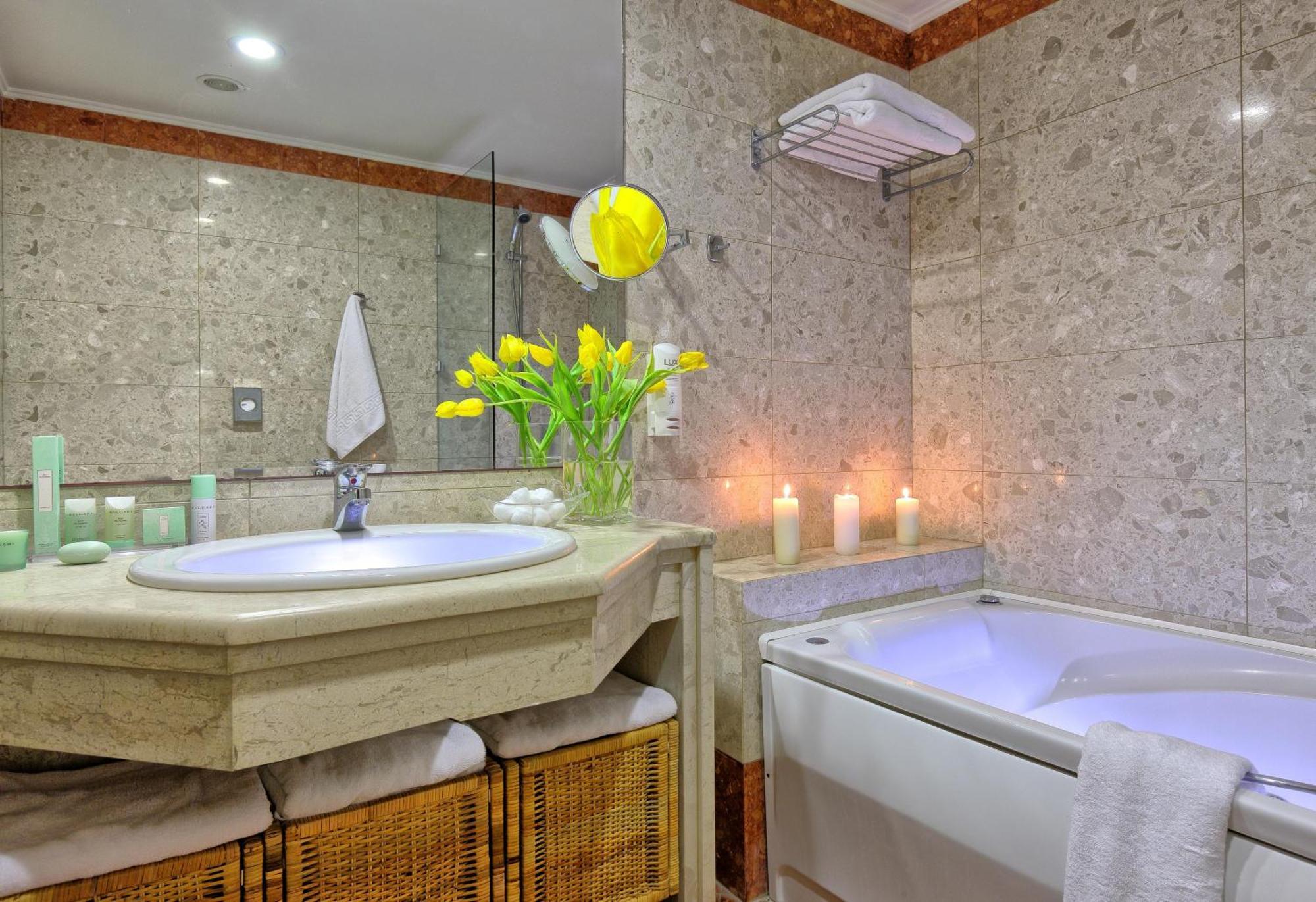 Suite mit seitlichem Meerblick