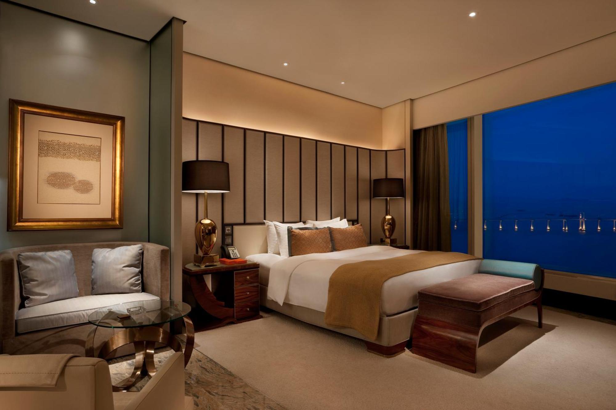 Grand Deluxe Ocean View King Room