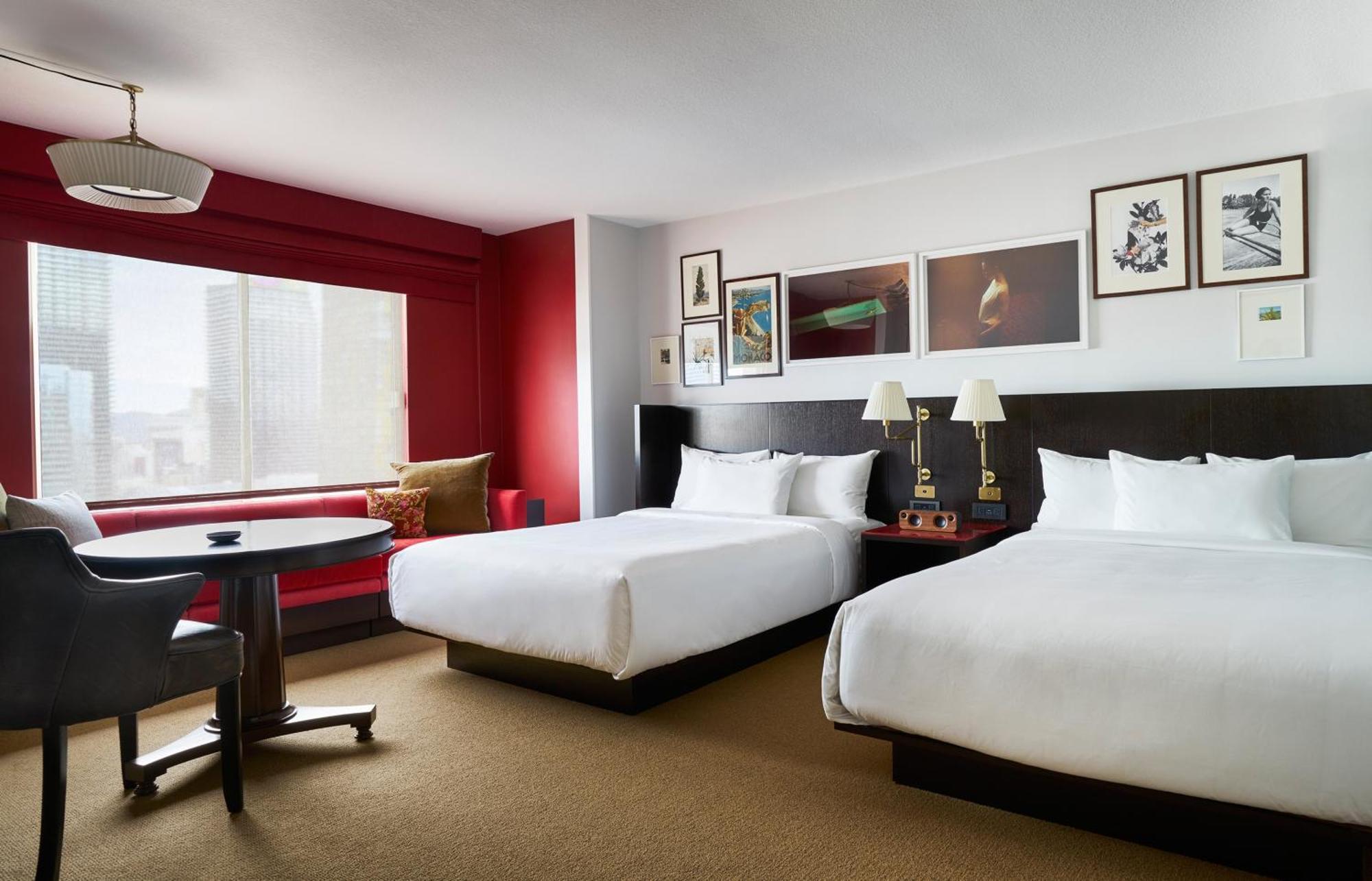 Zimmer Park MGM mit 2 Queensize-Betten und Blick auf den Strip