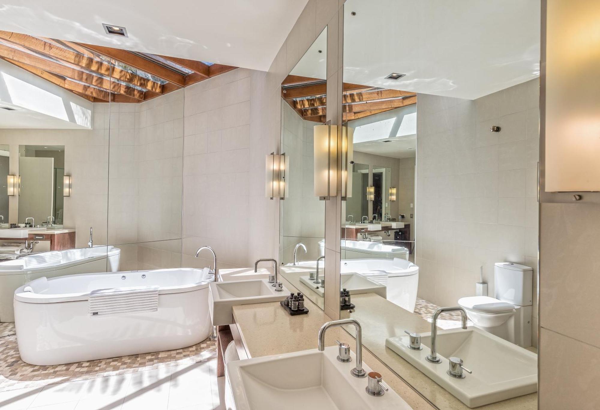 Lodge Spa Suite