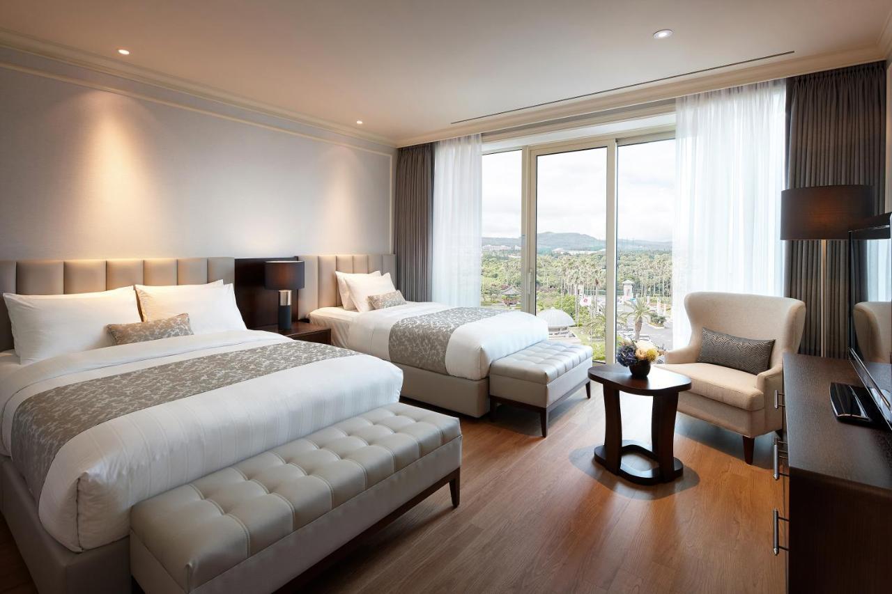Deluxe Familien-Suite mit 2 Einzelbetten und Bergblick