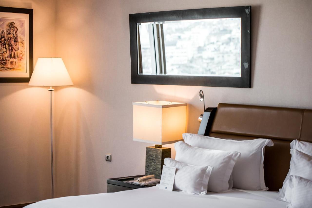 Deluxe Room, King Size Bed, City View