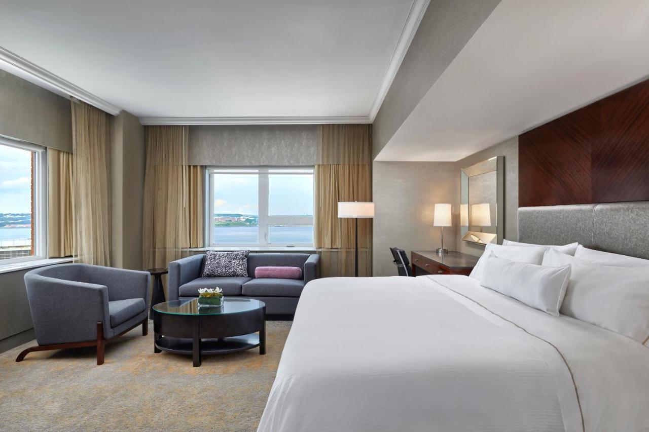 Premium Zimmer mit 1 Kingsize-Bett und Hafenblick