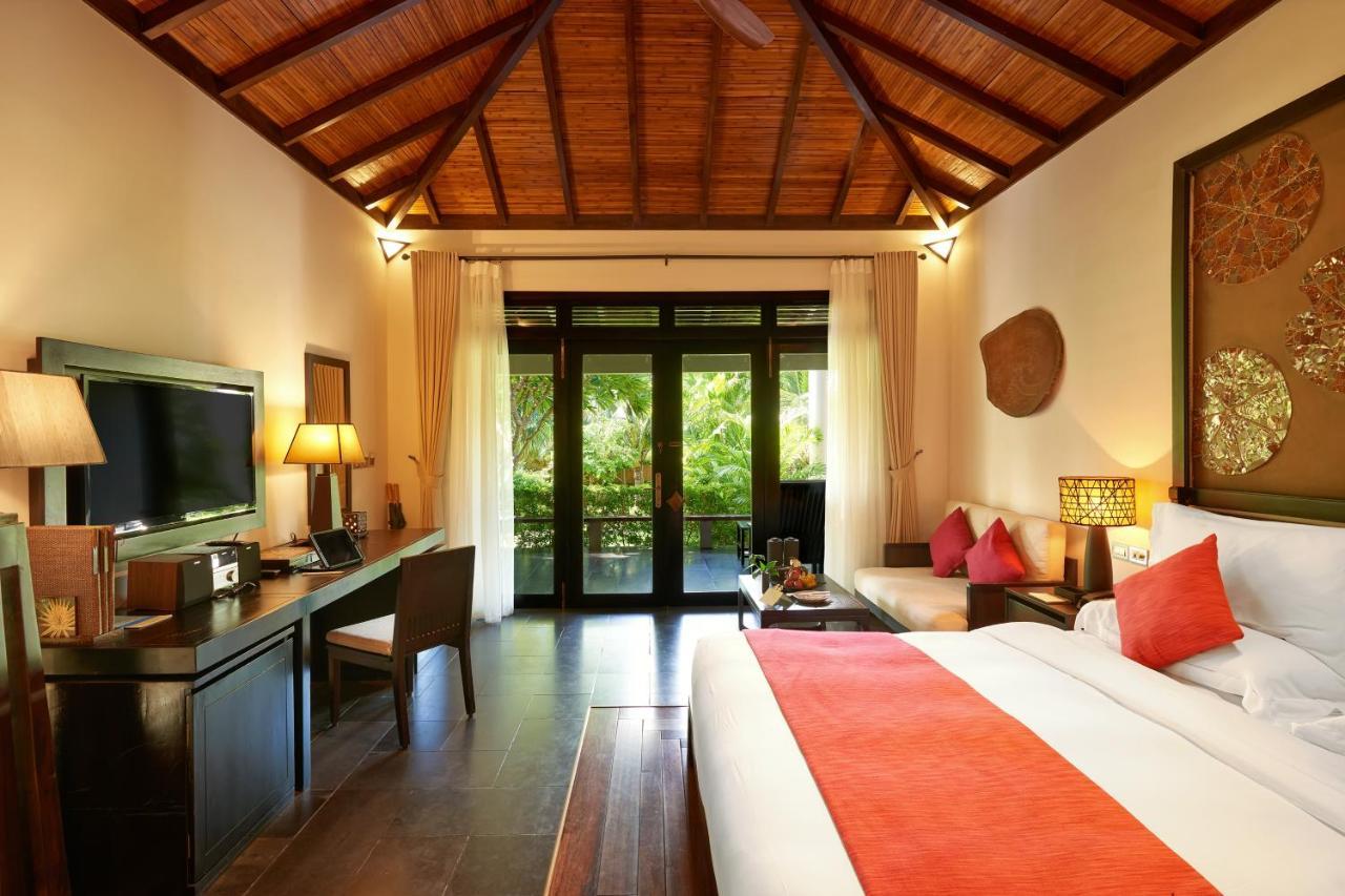 Deluxe Villa mit Kingsize-Bett und Gartenblick