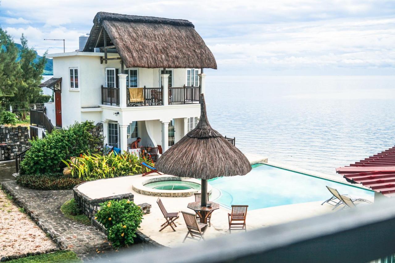 Superior Deluxe Double Room, pool & sea View