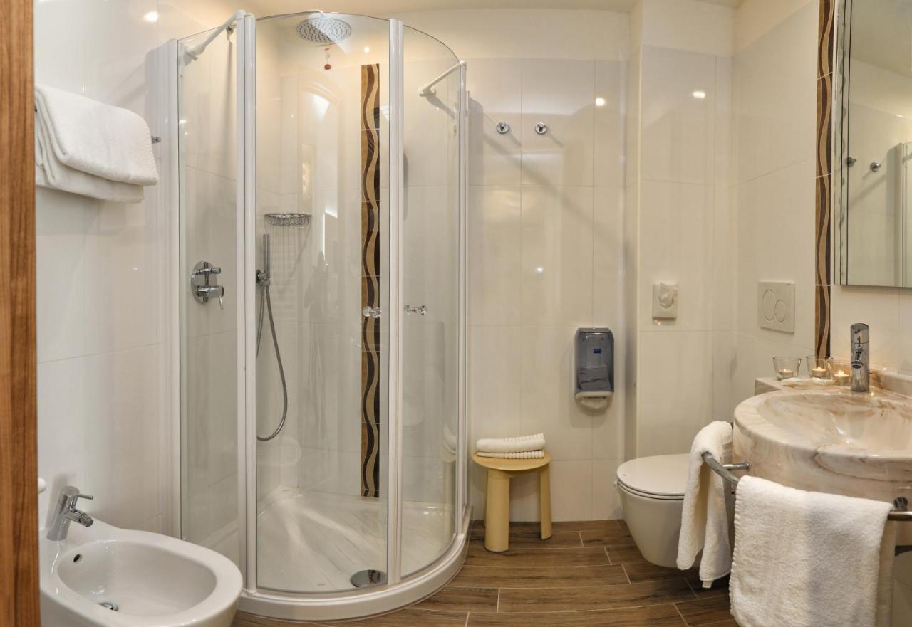 Superior Doppelzimmer mit seitlichem Seeblick