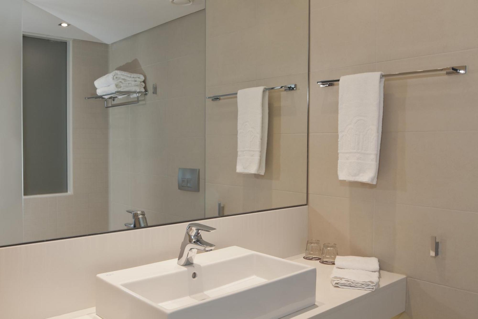 Deluxe Doppelzimmer mit Poolblick