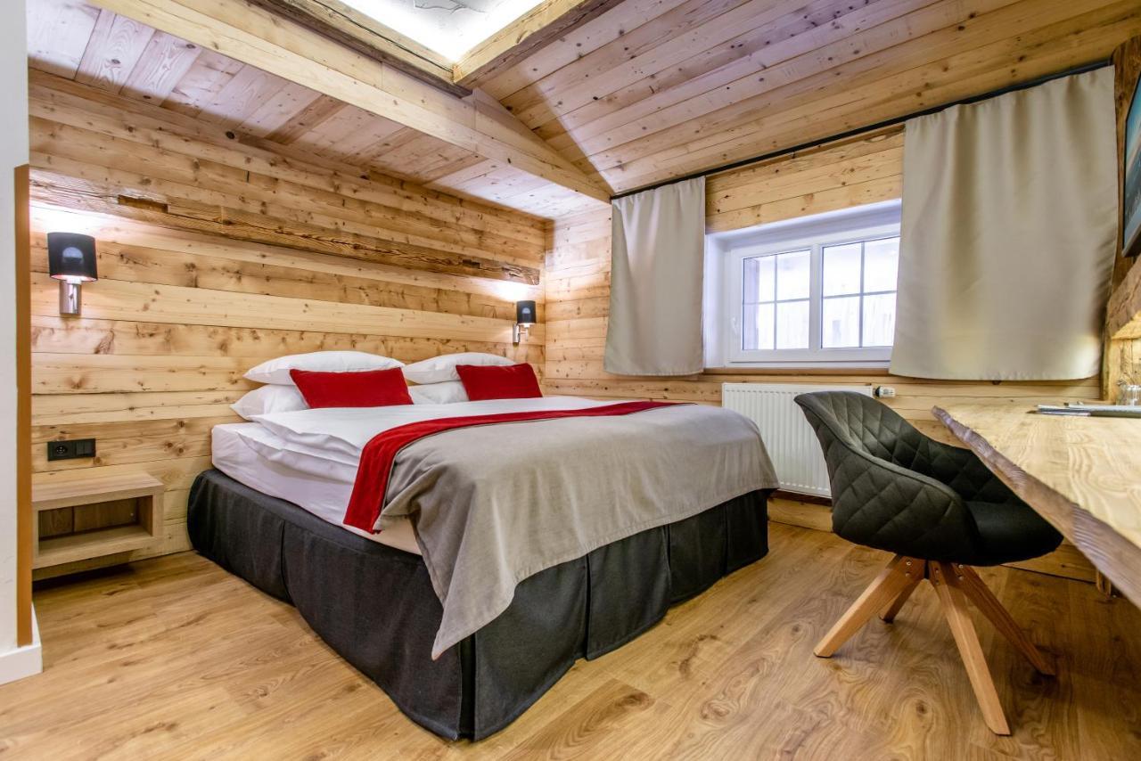 Doppel- oder Zweibettzimmer