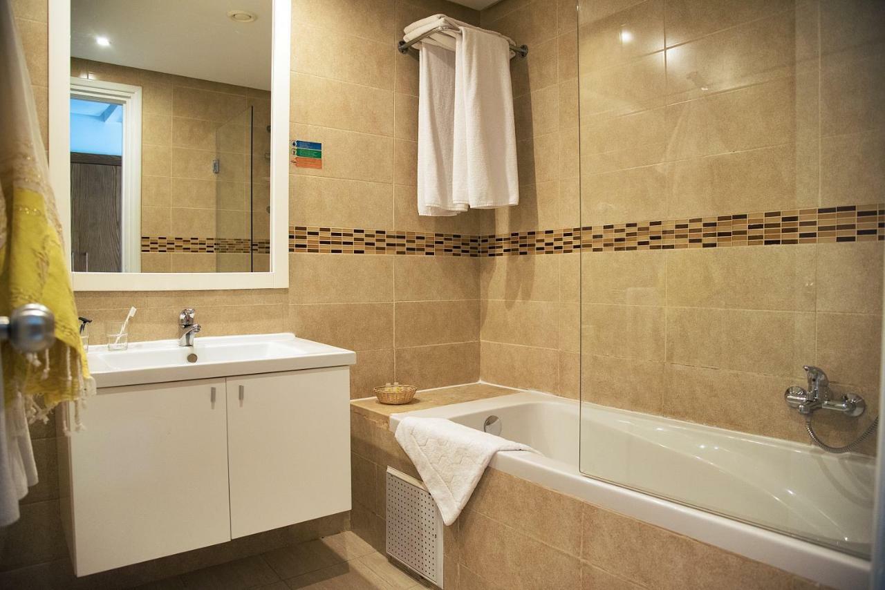 Deluxe Doppel-/Zweibettzimmer mit Zugang zum Pool
