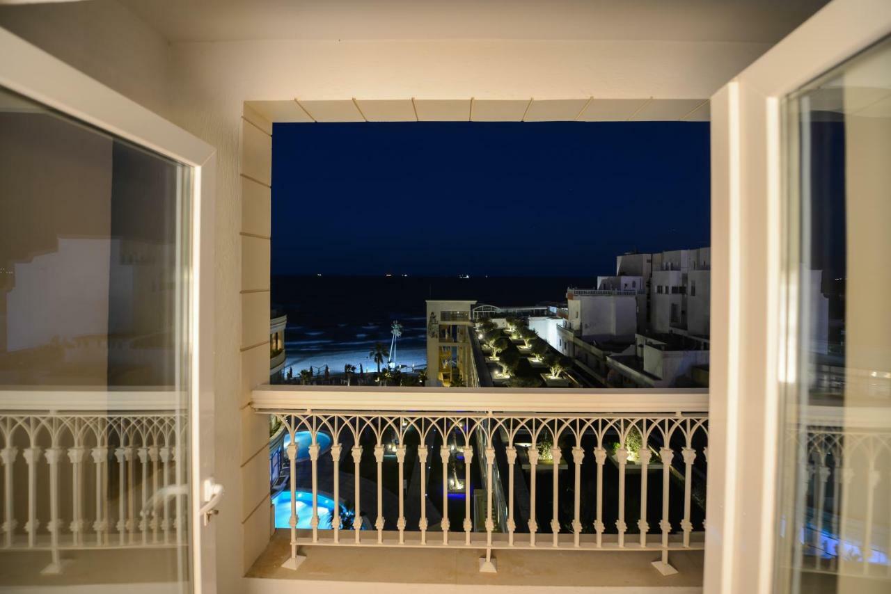Doppelzimmer mit Balkon und Meerblick
