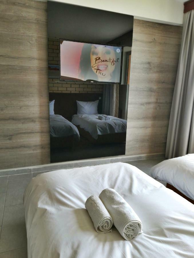 Doppel-/Zweibettzimmer mit Seeblick