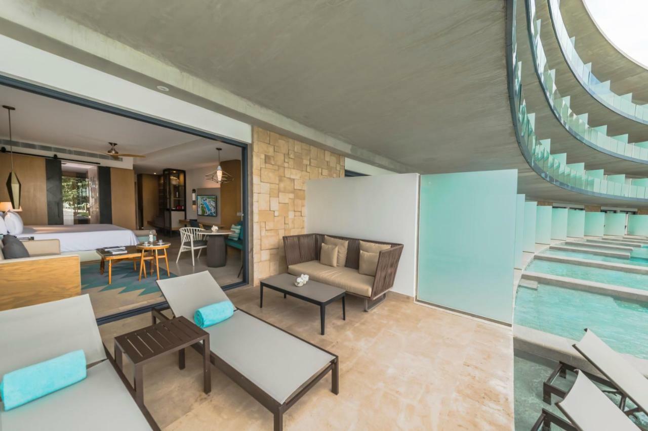 Junior Suite Romance mit Swim-out und eingeschränktem Meerblick