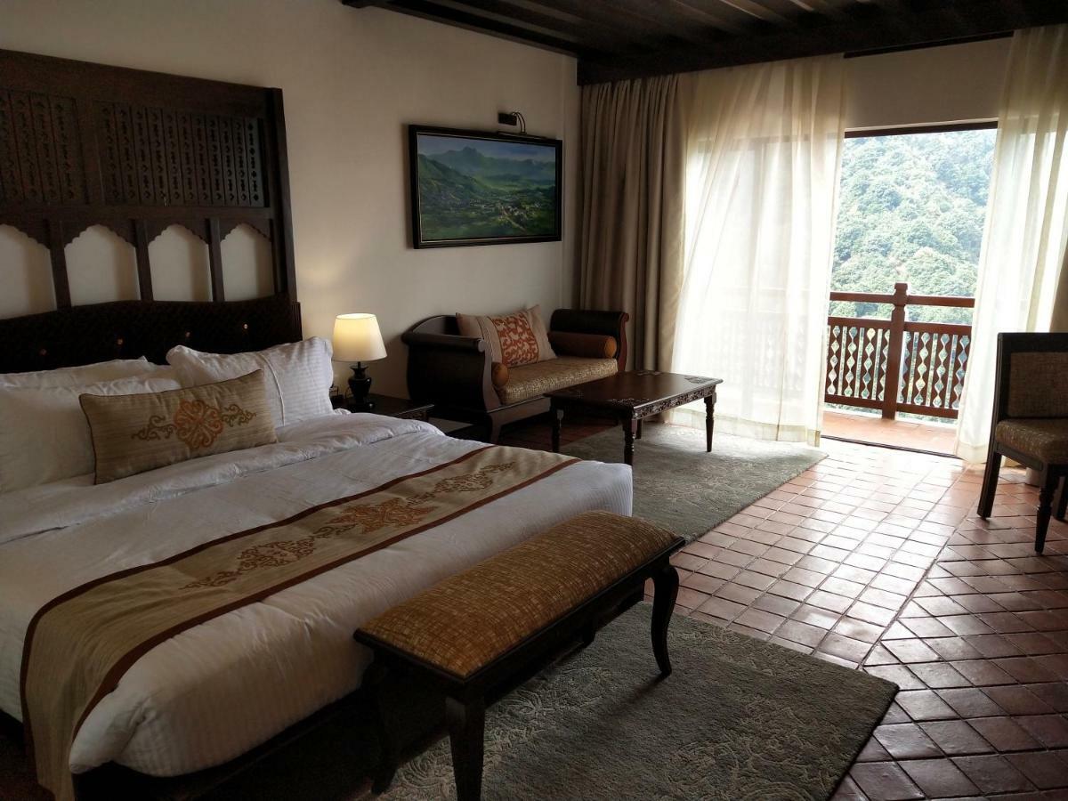 Elevated Deluxe Mountain View King Room Complimentary Cable Car Ride, Zipline, Gym, Infinity Pool, and Outdoor Heated Jacuzzi