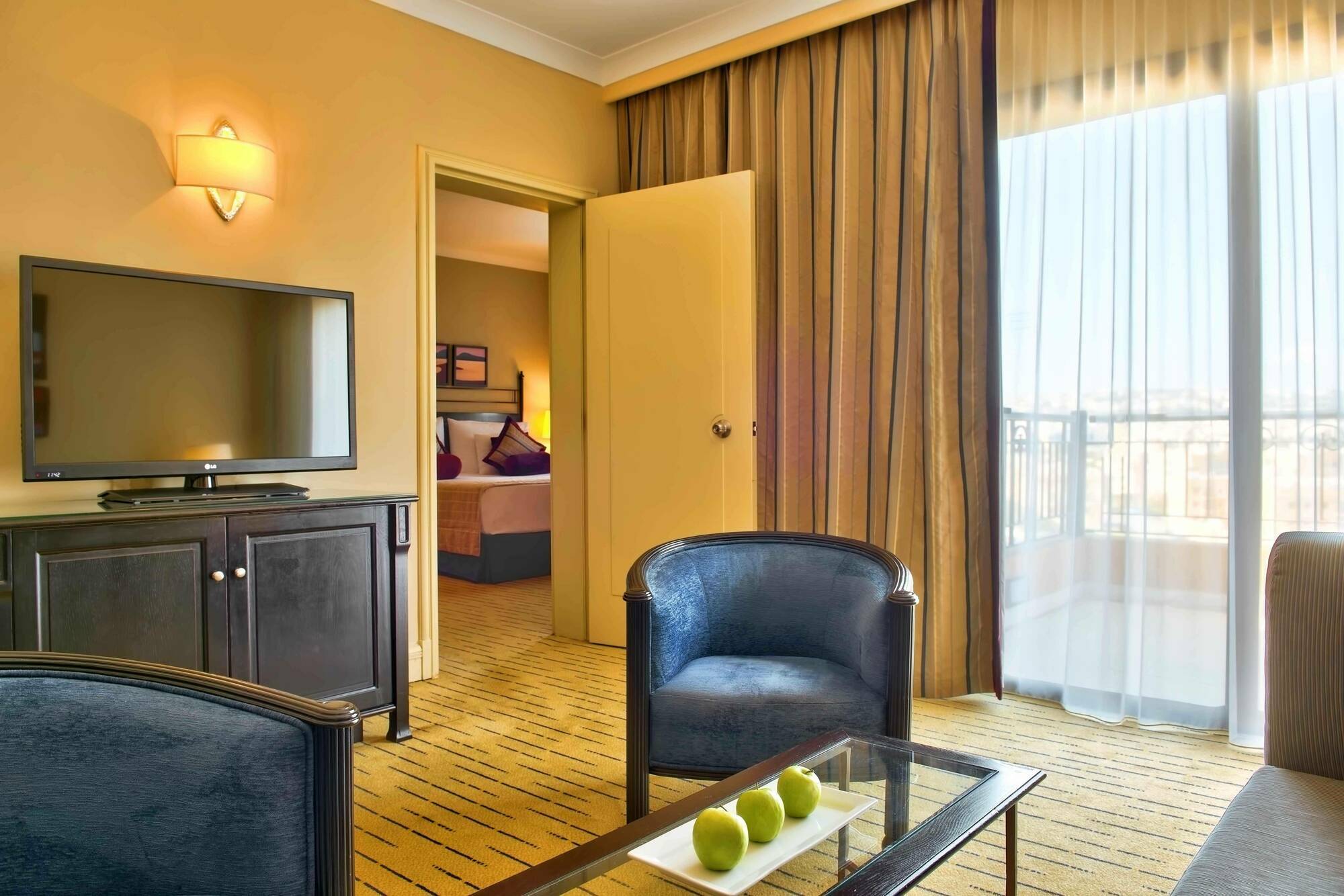 Deluxe Suite Queen with Sea View