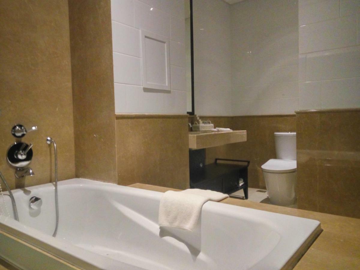 Deluxe Doppel-/Zweibettzimmer mit Balkon