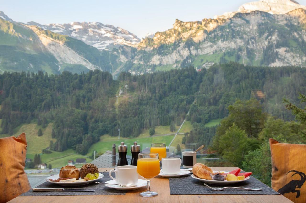 Superior Doppelzimmer mit Balkon und Bergblick