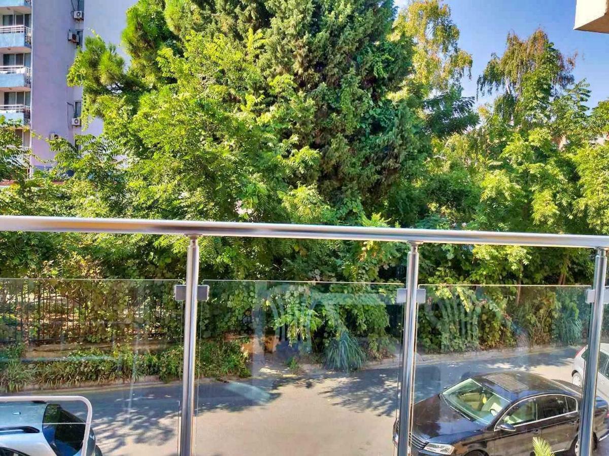 Zweibettzimmer mit Gartenblick und Balkon