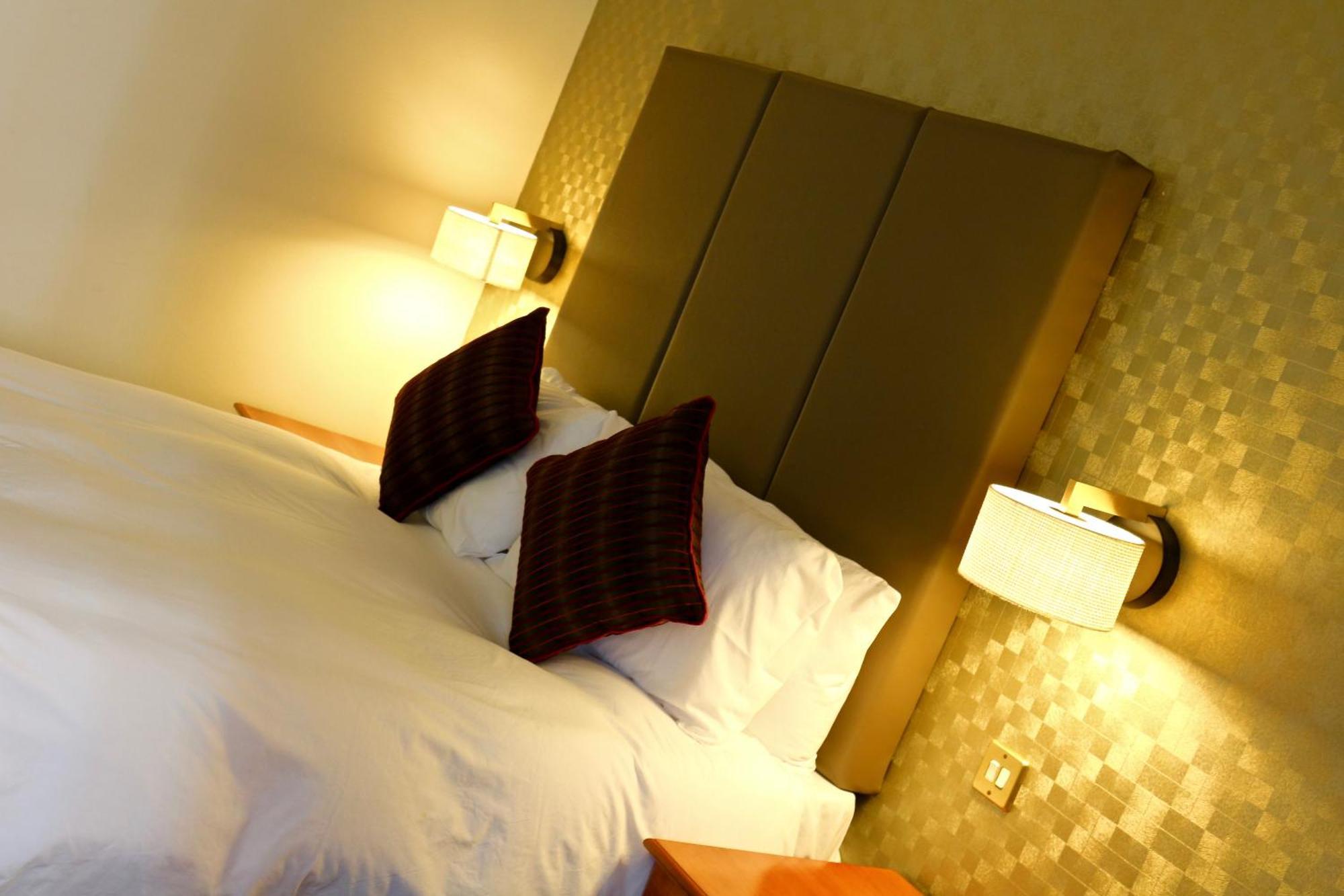 Standard Double Room (Inc FREE PARKING, POOL & GYM)