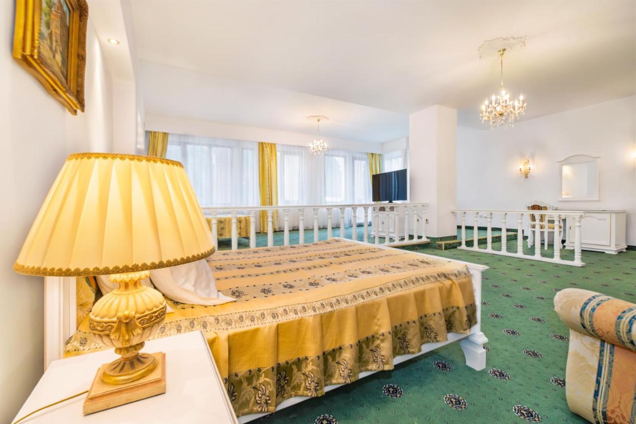 Executive Doppelzimmer mit 2 Kingsize-Betten und Balkon