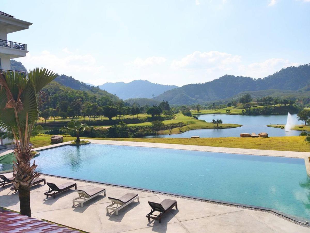 Superior Zimmer The Valley mit Poolblick