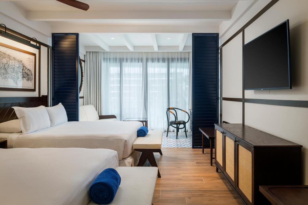 Junior Suite Waterpark Side