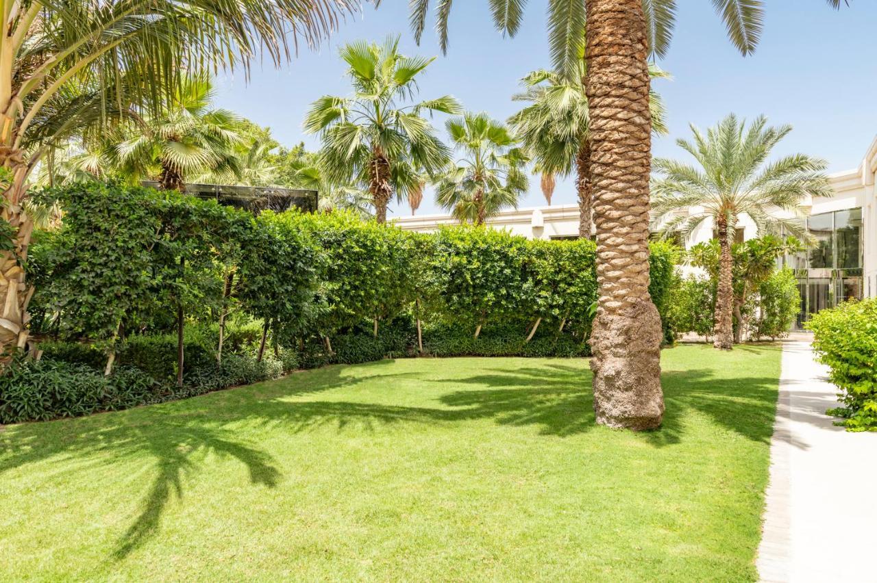 Le Meridien Club Room, Garden View, with Executive Lounge Access,1352663122:JPEG