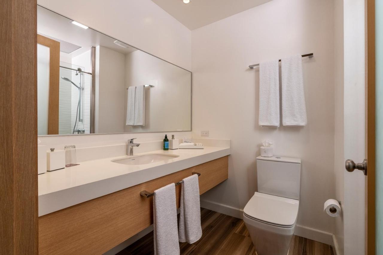 Suite mit Kingsize-Bett und Meerblick