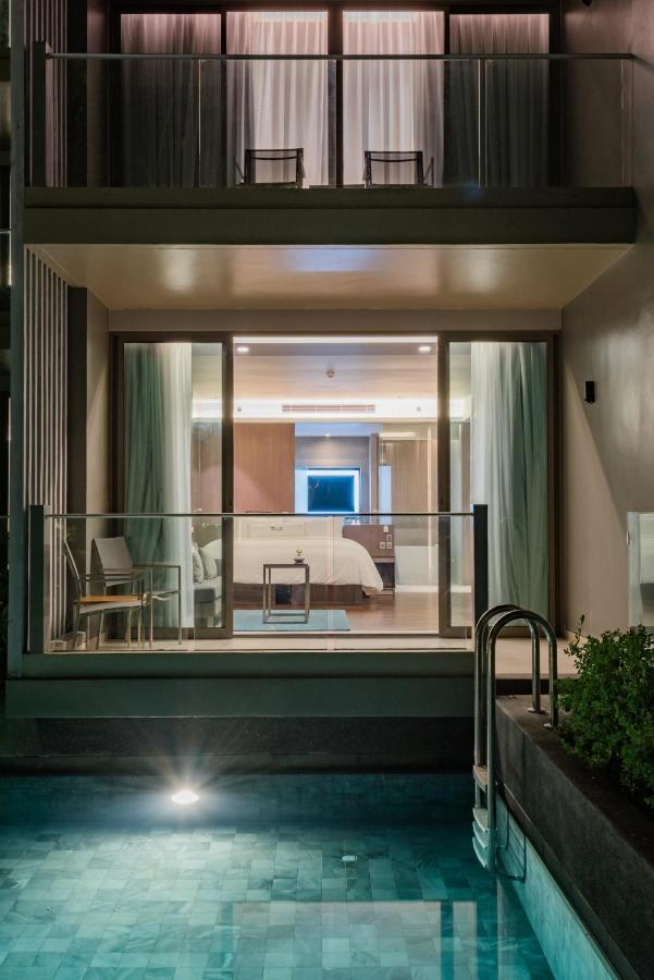 Gemütliches Zimmer mit Zugang zum Pool
