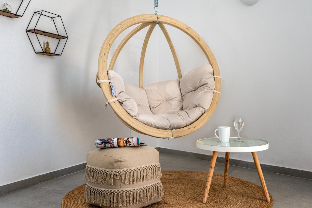 Suite Sapphire mit Whirlpool und Ausblick auf die Caldera
