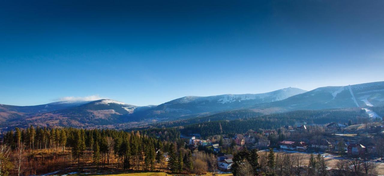 Zweibettzimmer mit Bergblick