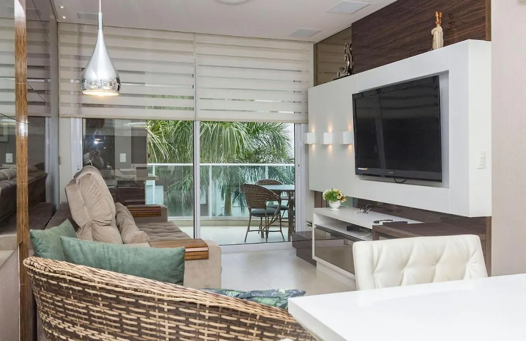 Boulevard 205A - Excelente Apartamento Em Condominio De Luxo No Centro De Bombinhas - Piscina - Jacuzzi - Academia - Portaria 24H.-1