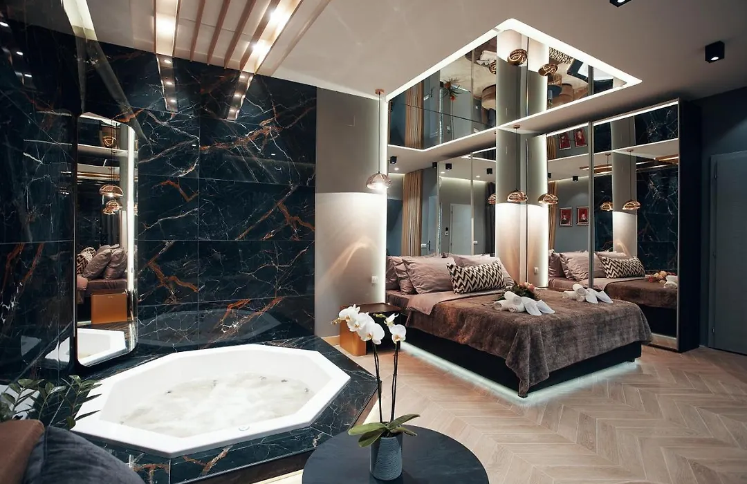 Monza Mirror Apartment-1