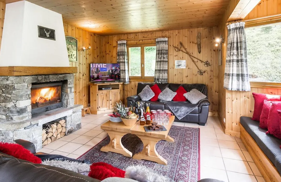 Chalet Himalaya , 10 Person Chalet With 5 Ensuite Bedrooms And Outdoor Jacuzzi In Meribel Centre-1