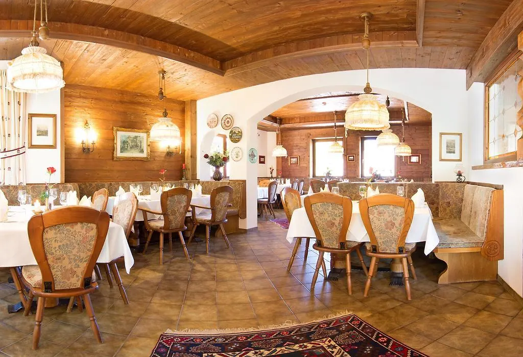 Hotel Rosengarten-1