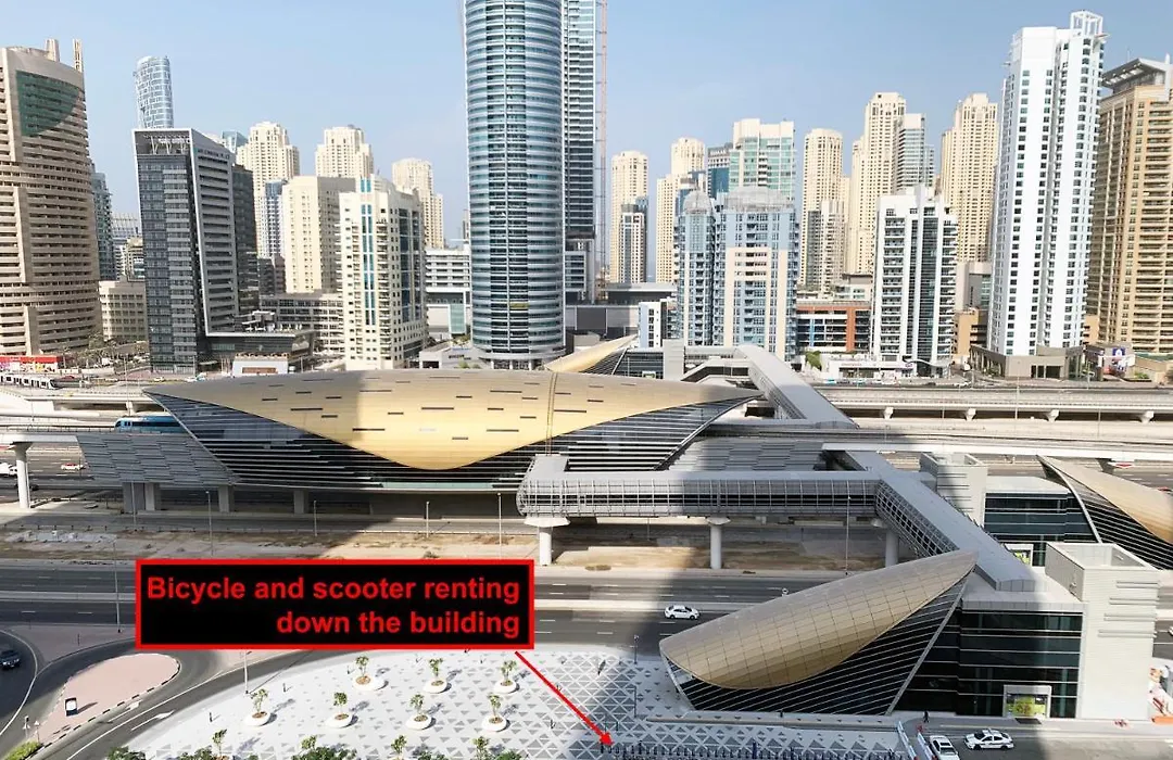 Luxury Apartment On The Metro Facing Dubai Marina-1