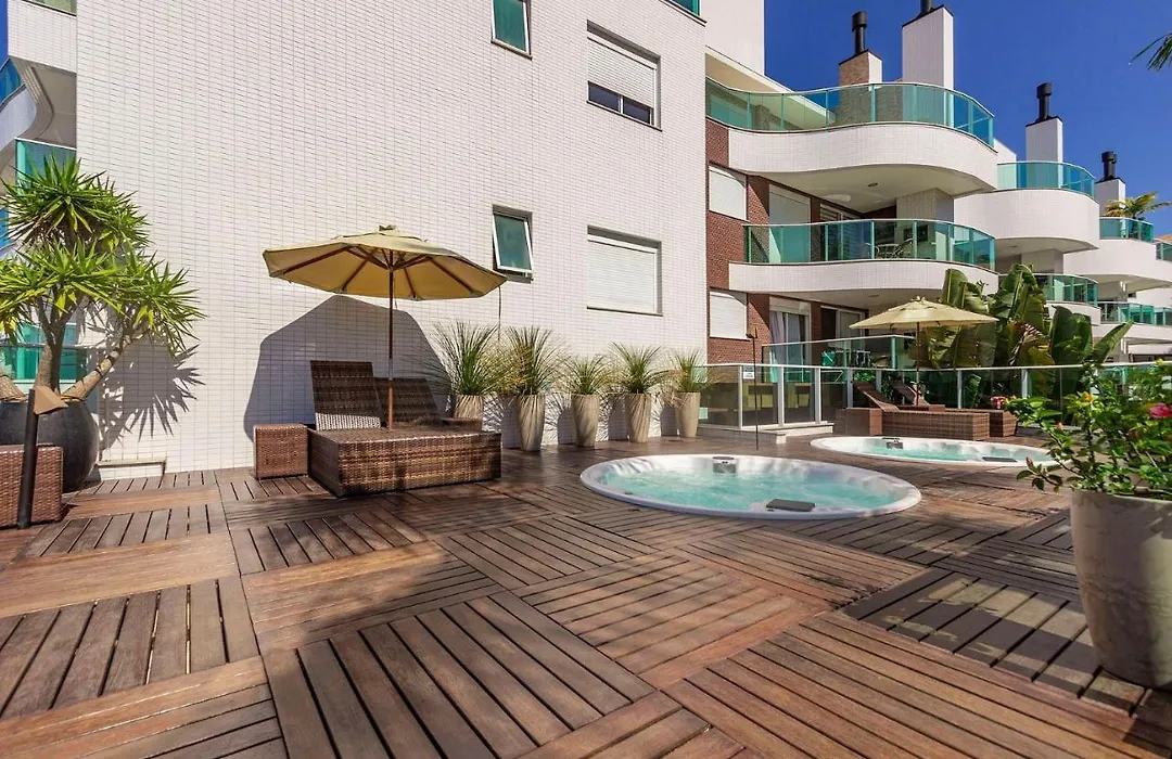 Boulevard 215C - Excelente Apartamento Em Condominio De Luxo No Centro De Bombinhas - Piscina - Jacuzzi - Academia - Portaria 24H.-1