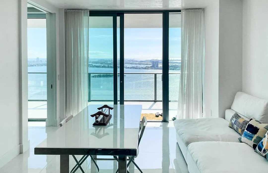 Luxe Miami Condo With Community Pool And Hot Tub!-1