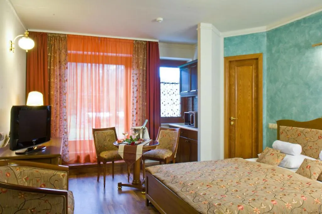 Amira Boutique Hotel Heviz Wellness & Spa-1