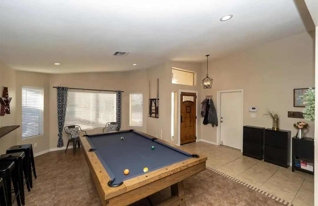 Spacious House With Pool Heater, Hot Tub, Billiards-1