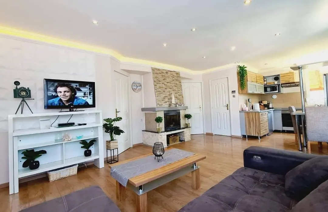 Siofok Private House-1