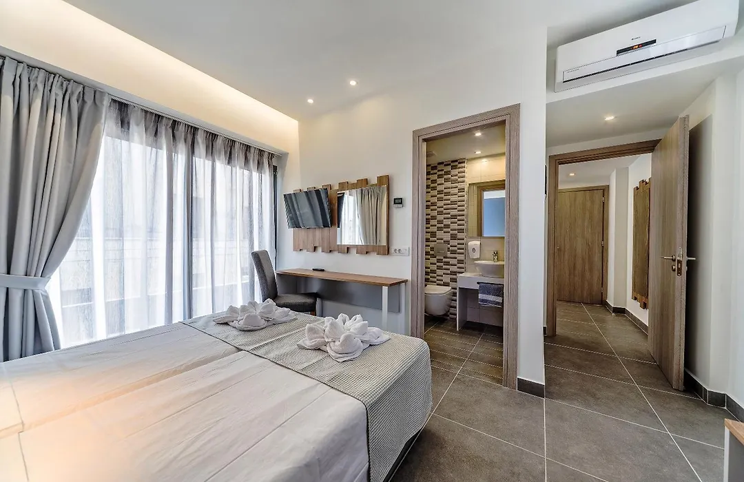 Pollis Hotel-1