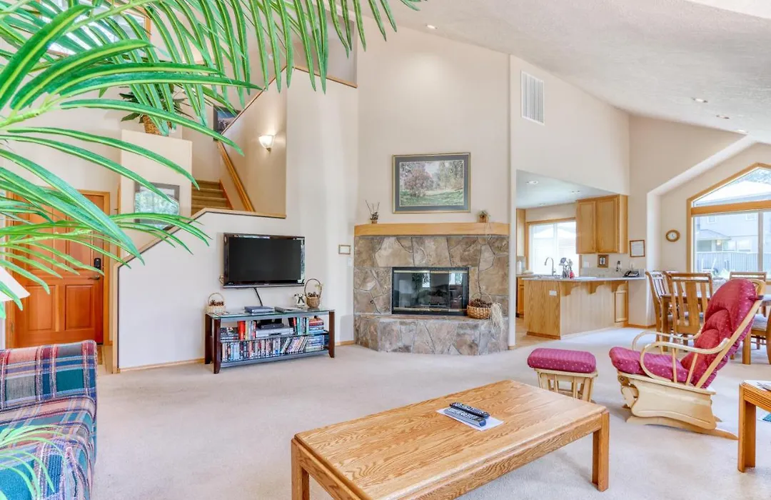 Filbert Lane 13 | Discover Sunriver-1