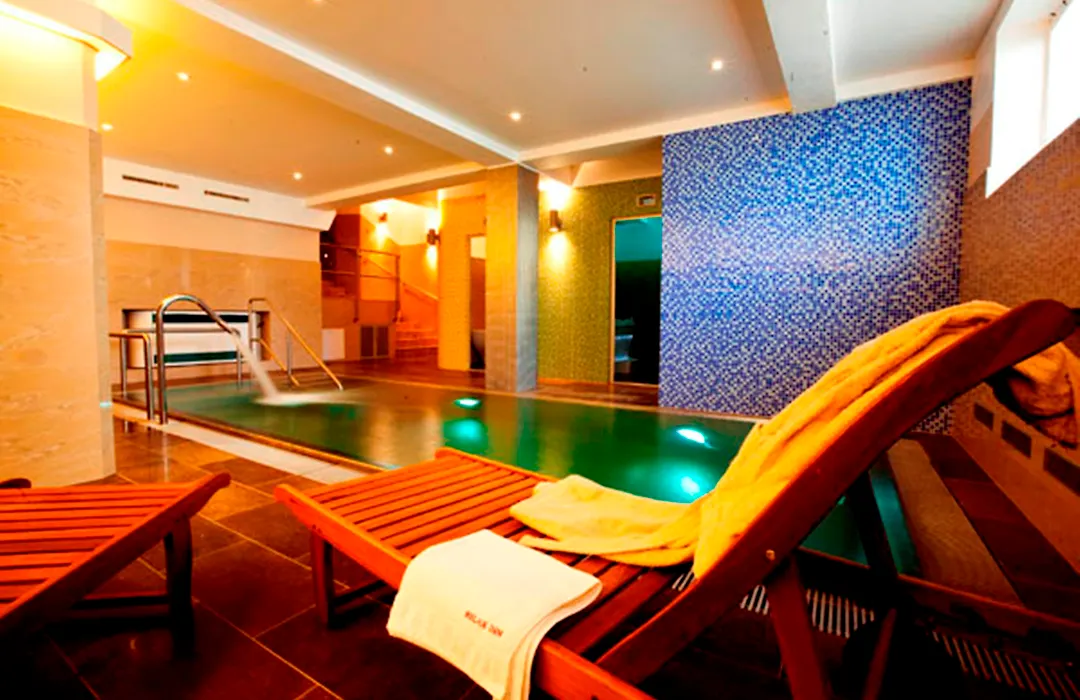 Relax Inn-1