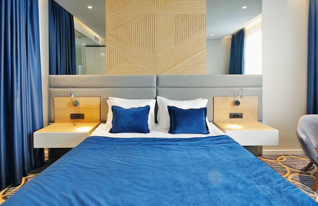 Sky Hotel-1